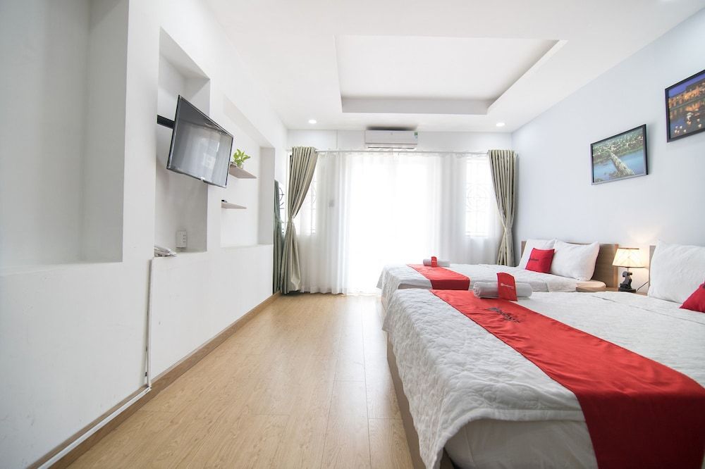 undefined RedDoorz @ Tran Hung Dao Street 8