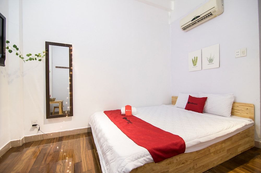 undefined RedDoorz near Bui Vien Walking Street 2 10