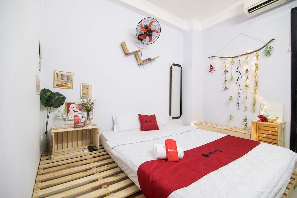 RedDoorz near Bui Vien Walking Street 2 Double Room 11