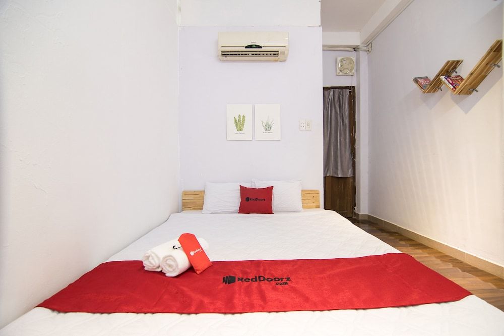 undefined RedDoorz near Bui Vien Walking Street 2 5