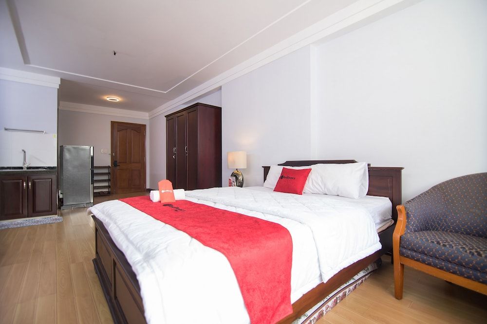 undefined RedDoorz near Hoa Lu Stadium