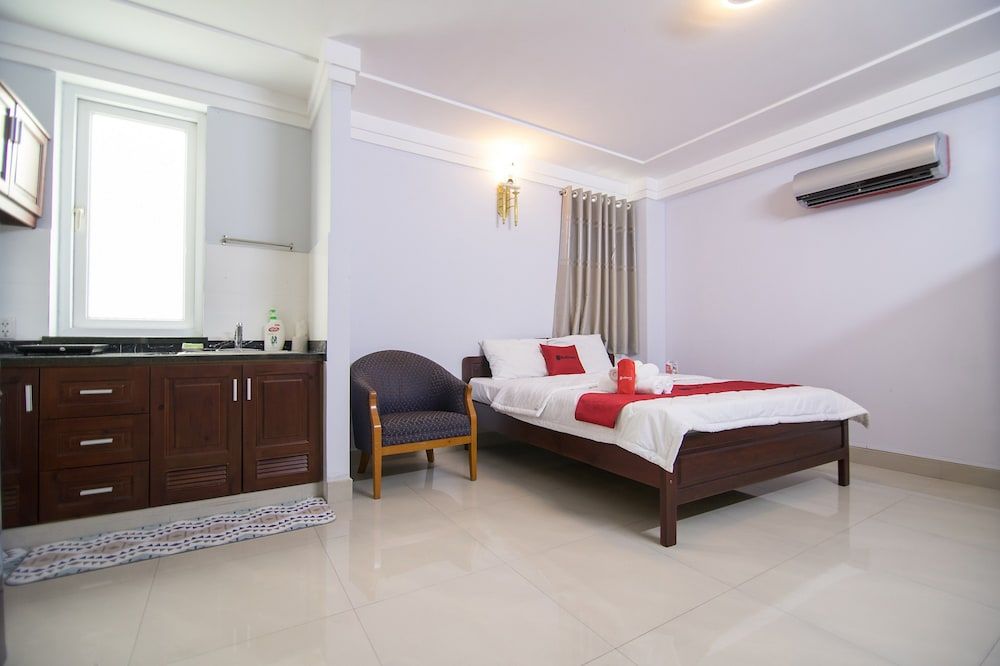 RedDoorz near Hoa Lu Stadium Double Room 18
