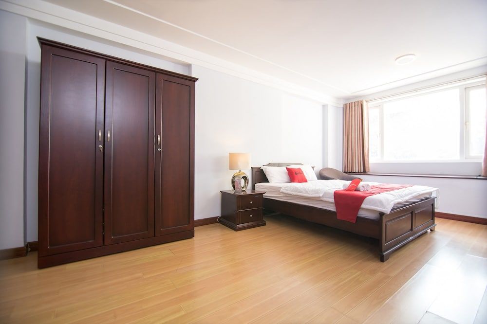 undefined RedDoorz near Hoa Lu Stadium 3