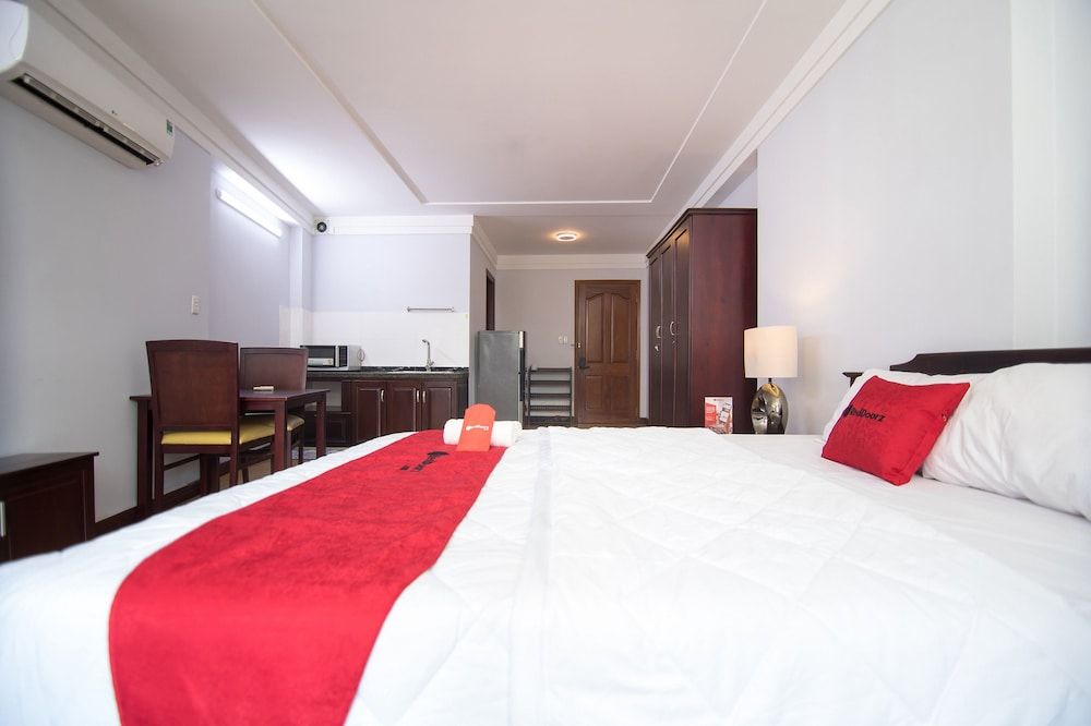 undefined RedDoorz near Hoa Lu Stadium 4