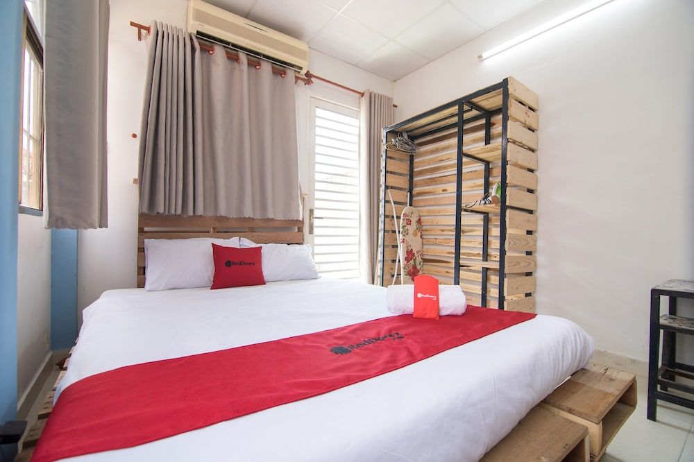RedDoorz @ Nguyen Binh Khiem Street Deluxe Room 4