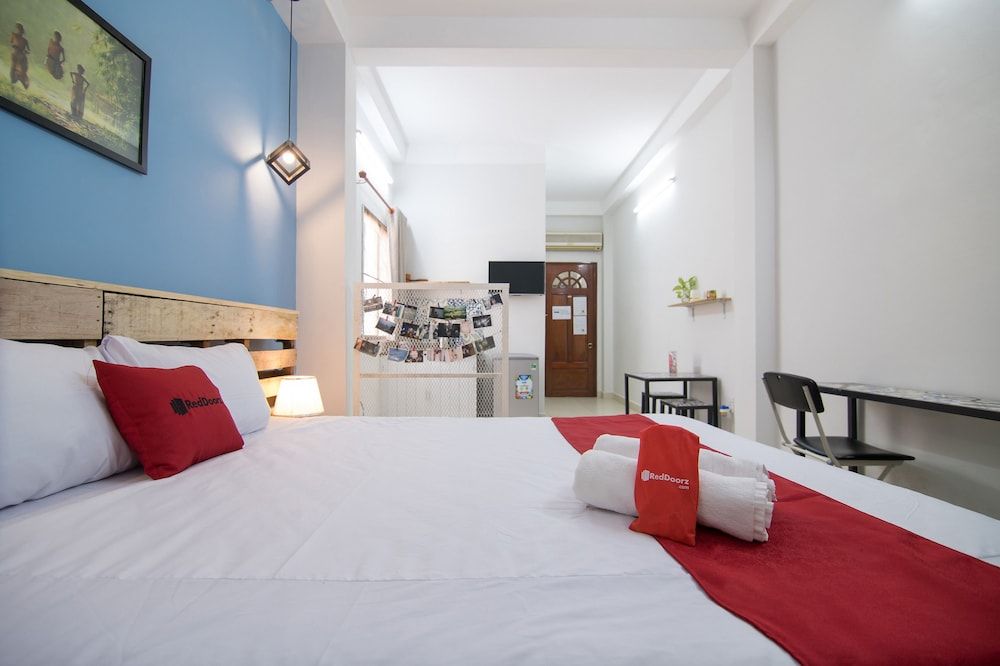 undefined RedDoorz @ Nguyen Binh Khiem Street 3