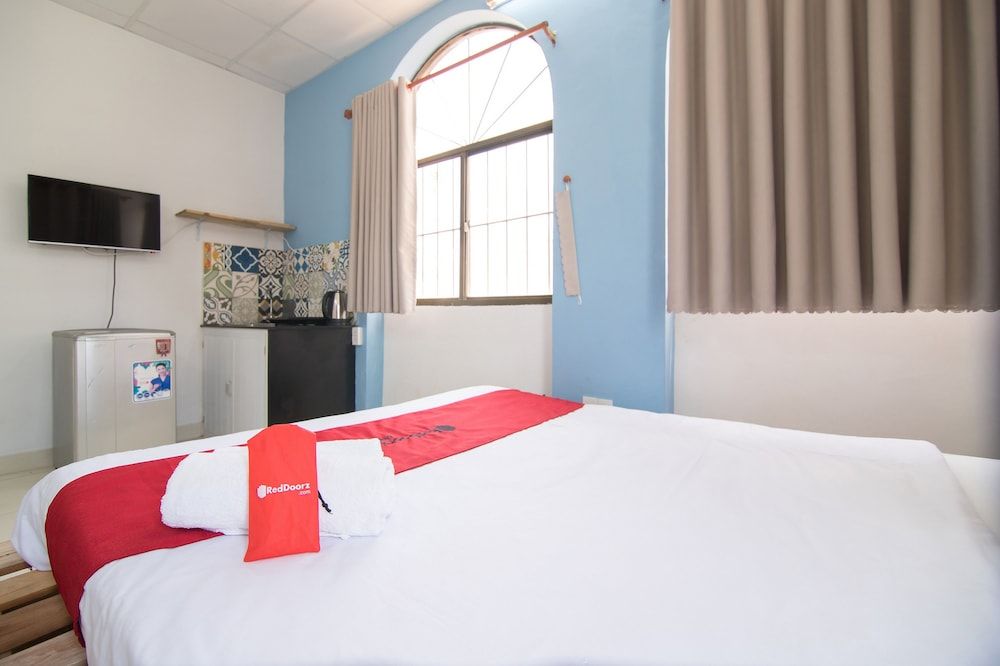 undefined RedDoorz @ Nguyen Binh Khiem Street 8
