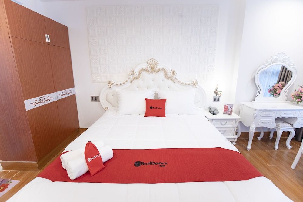 undefined RedDoorz Plus @ Cach Mang Thang 8 Street 8