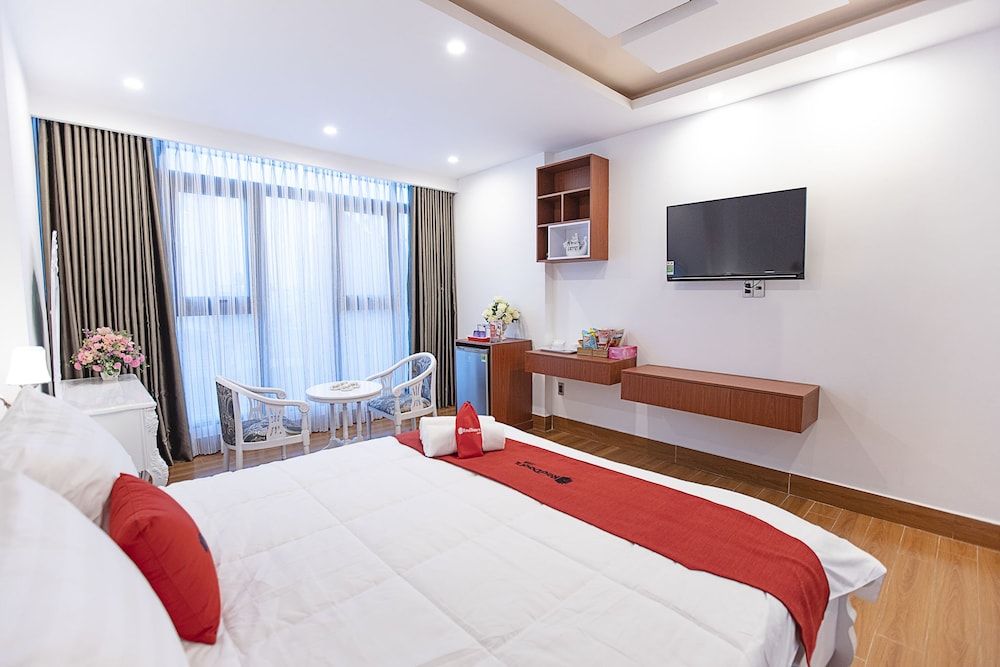 undefined RedDoorz Plus @ Cach Mang Thang 8 Street 3