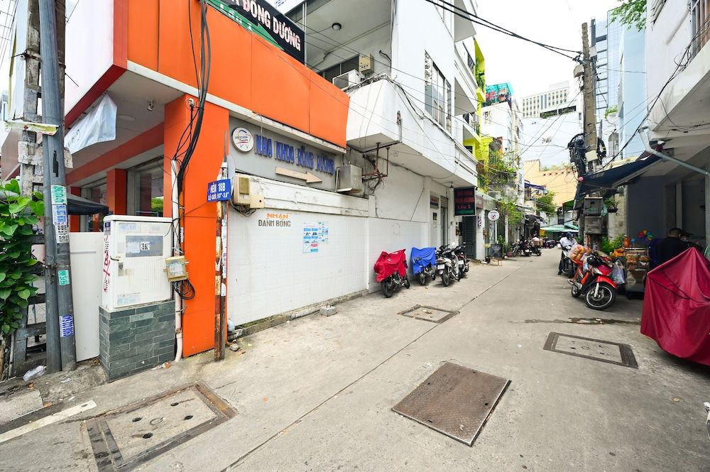 undefined Huyen House 6