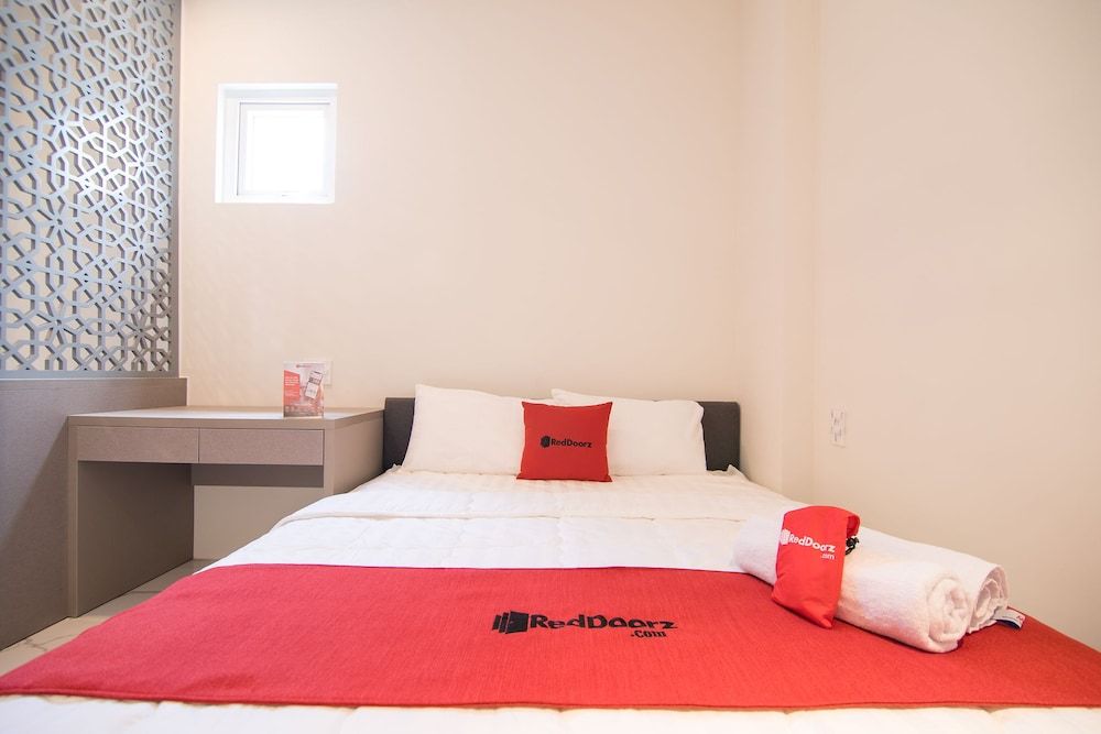 undefined Reddoorz Near Xo Viet Nghe Tinh Street 10