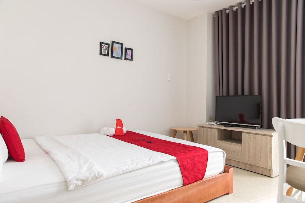 undefined Reddoorz Premium Near Etown 3 6