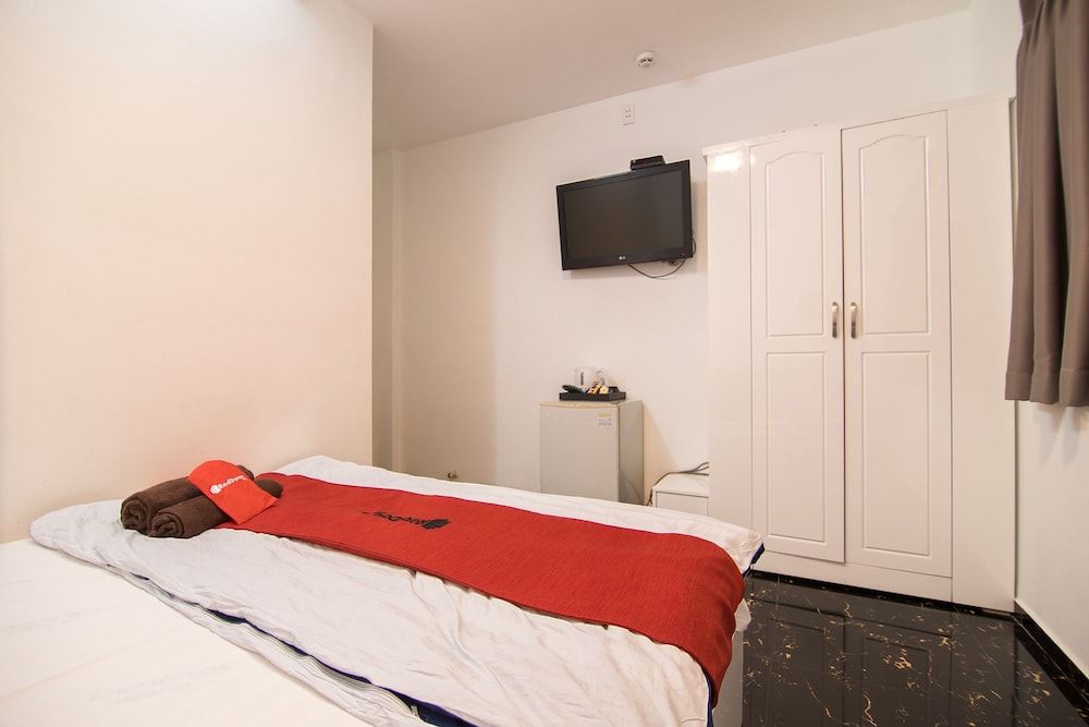 undefined RedDoorz @ Bui Vien Walking Street 3