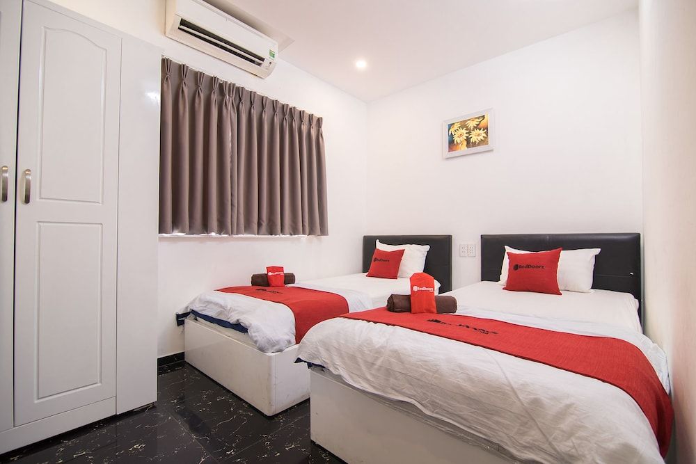 RedDoorz @ Bui Vien Walking Street 3 Superior Twin Room 3