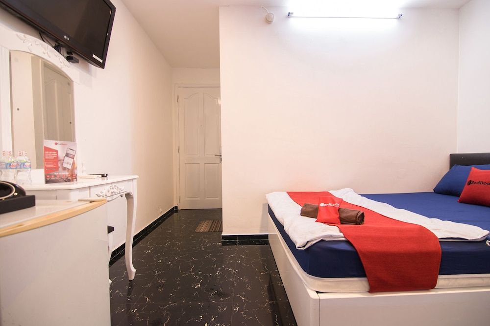 RedDoorz @ Bui Vien Walking Street 3 Triple Room 2