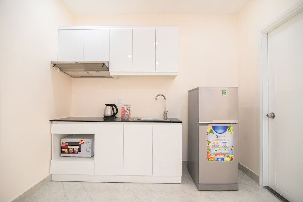 RedDoorz Plus near Tan Dinh Market 2 Superior Room 20