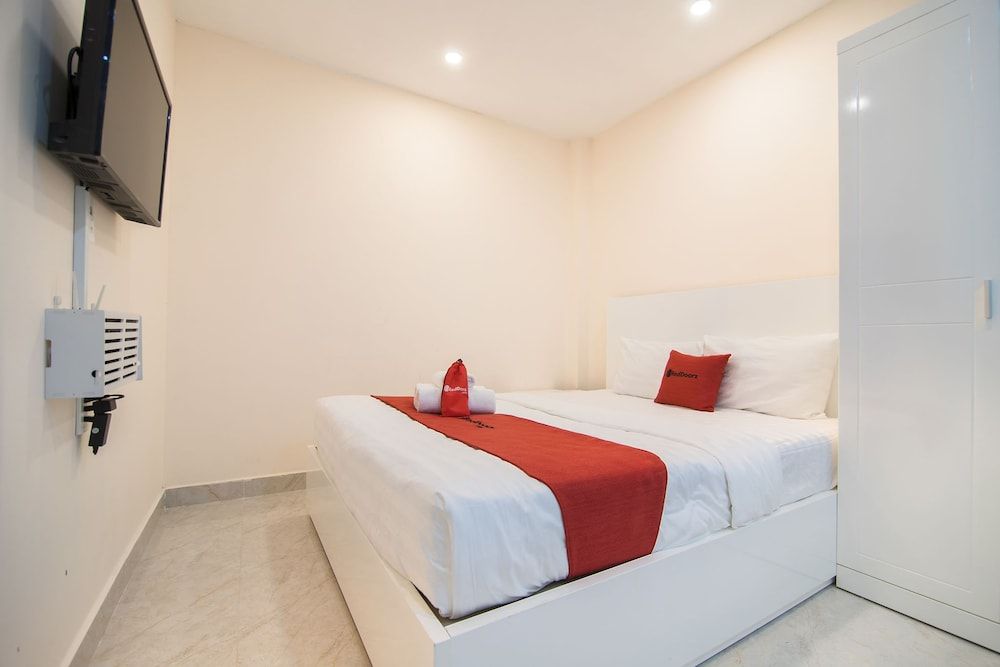 RedDoorz Plus near Tan Dinh Market 2 Superior Room 19