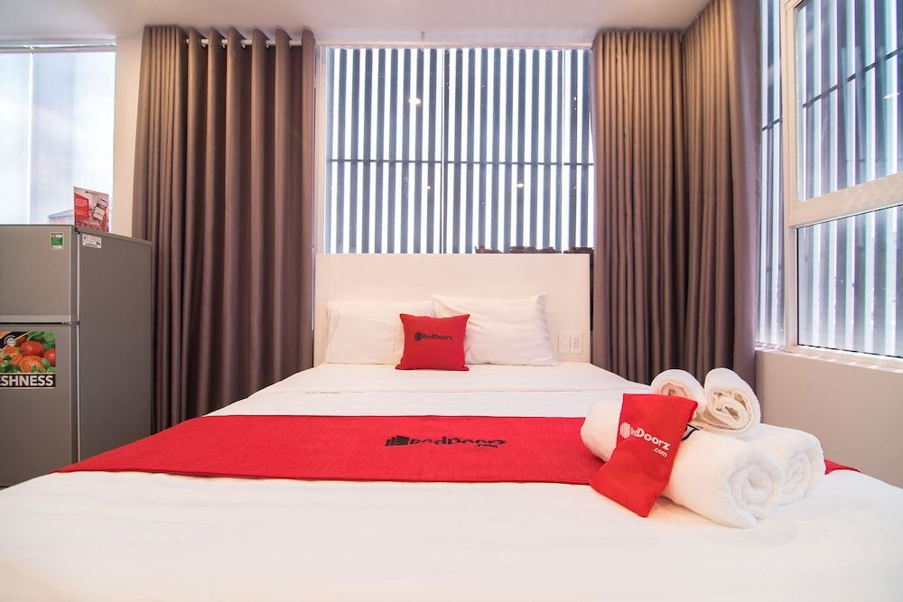 RedDoorz Plus near Tan Dinh Market 2 Superior Room 10