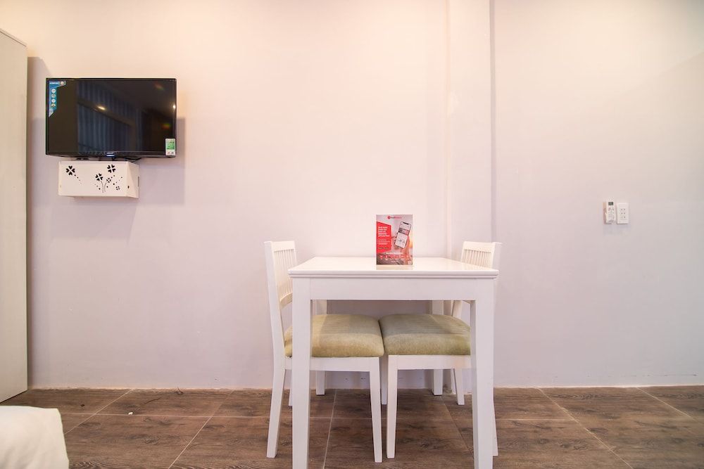 RedDoorz Plus near Tan Dinh Market 2 Superior Room 23