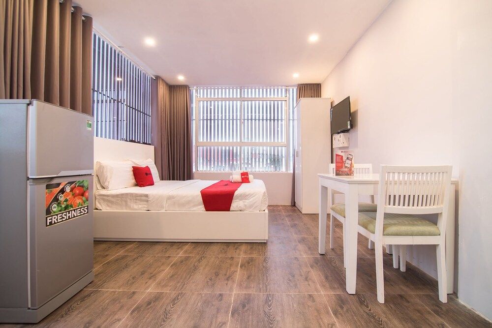 RedDoorz Plus near Tan Dinh Market 2 Superior Room 17