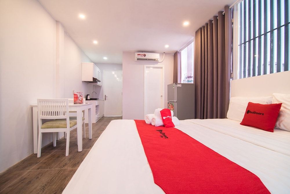 RedDoorz Plus near Tan Dinh Market 2 Superior Room 25