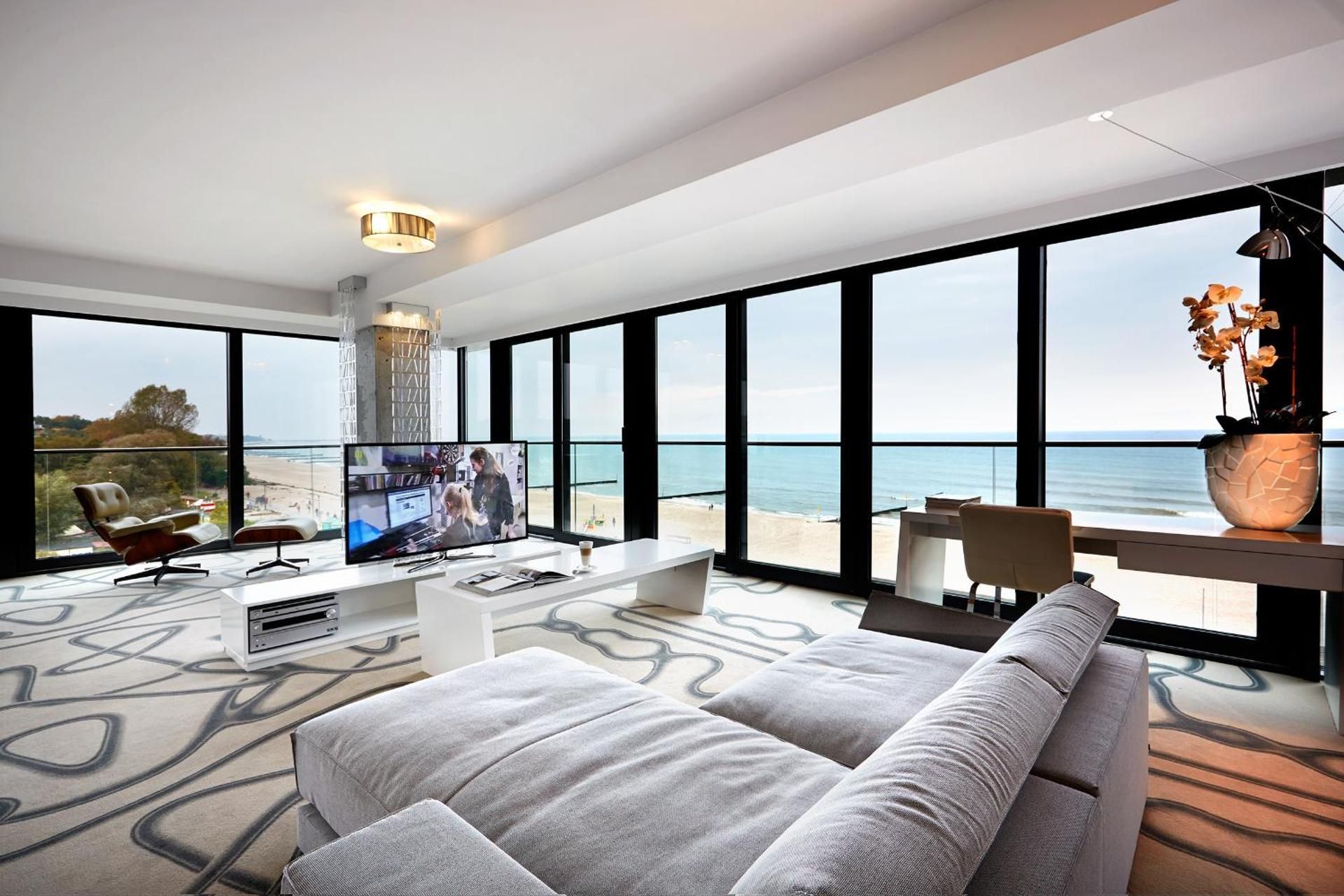 Presidential Apartment with Sea View