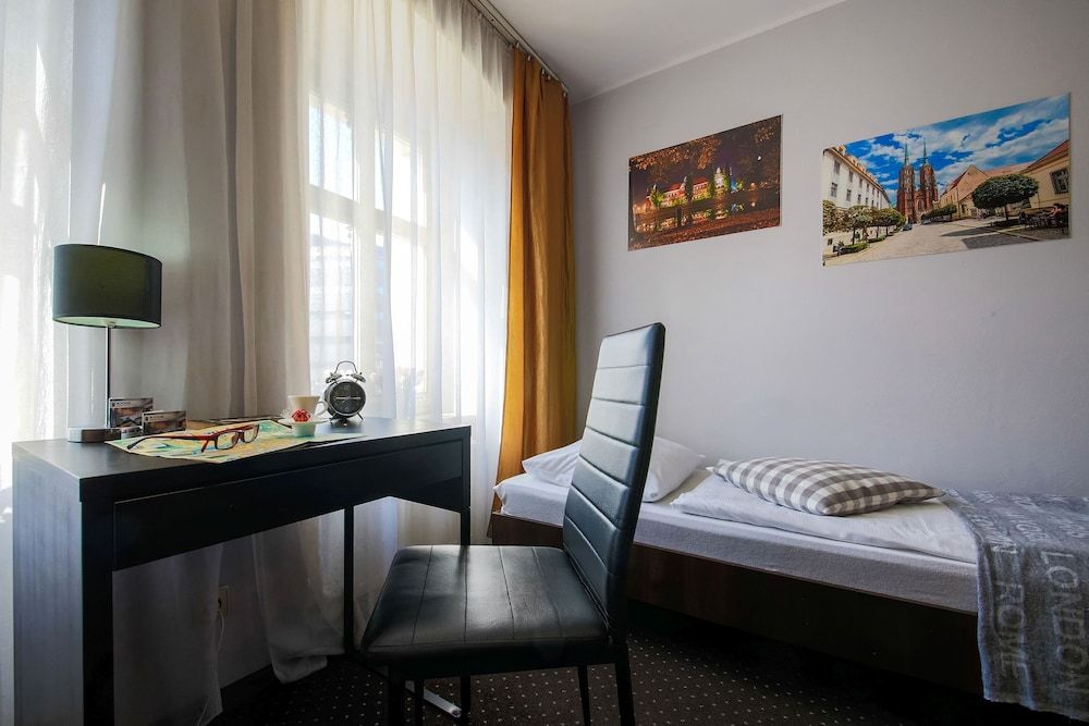 Boogie Deluxe Old Town Standard Room, 2 Twin Beds, Private Bathroom 5