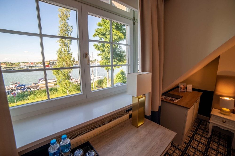 Hotel Amax Premium Double Room (with shower) 4