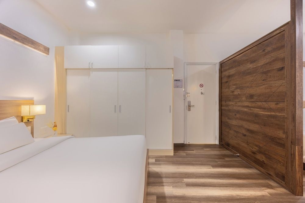 A25 Hotel - 14 Pho Duc Chinh Executive Suite Room 8