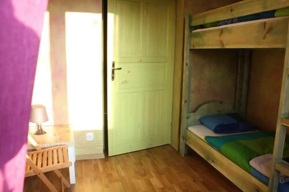undefined El hostel 2