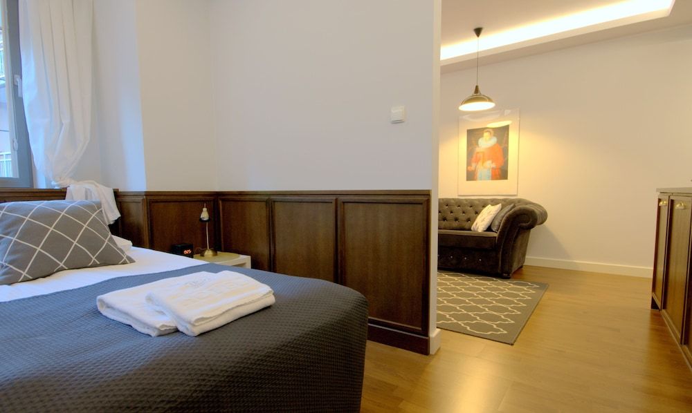 undefined IRS ROYAL APARTMENTS - IRS Old Town 5