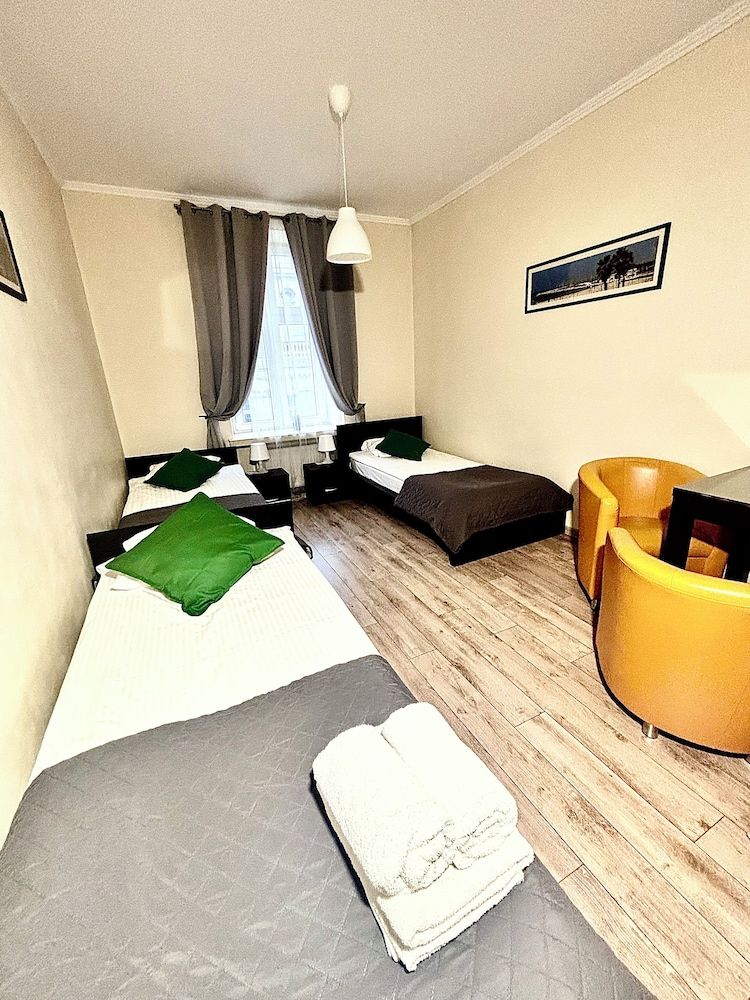 BedRooms Piotrkowska 64 Triple Room, 3 Twin Beds 4