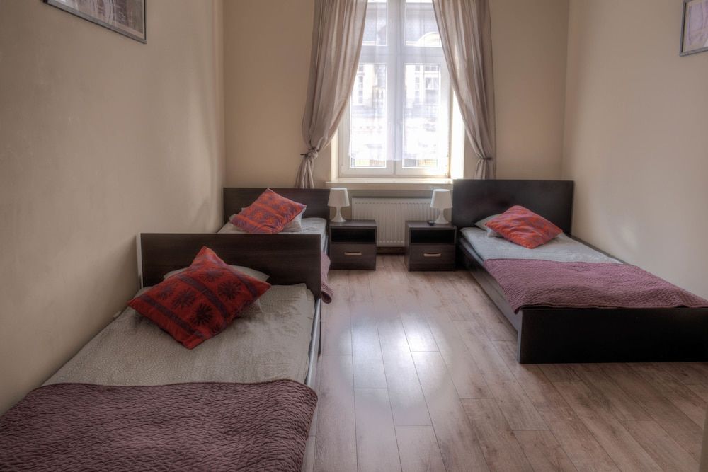 BedRooms Piotrkowska 64 Triple Room, 3 Twin Beds 3