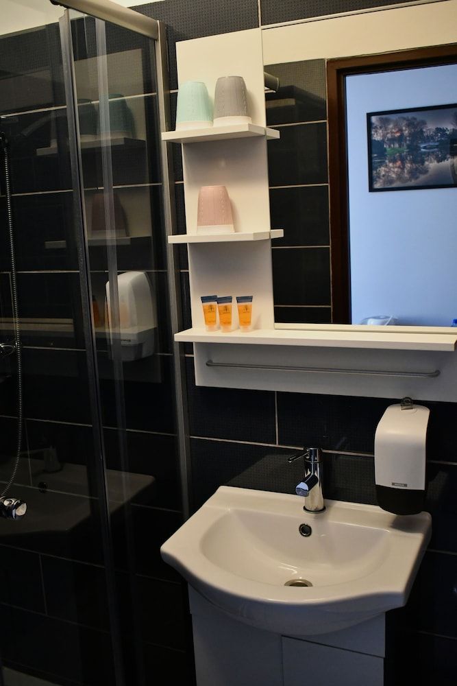 BedRooms Piotrkowska 64 Twin Room 3