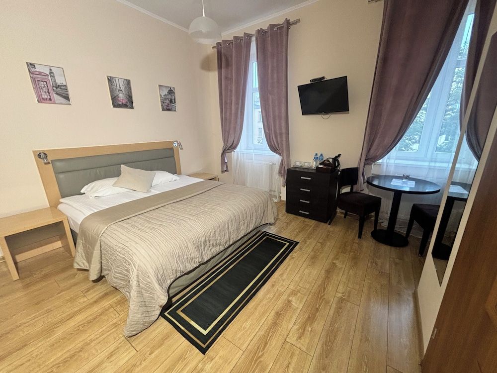 BedRooms Piotrkowska 64 Double Room 9