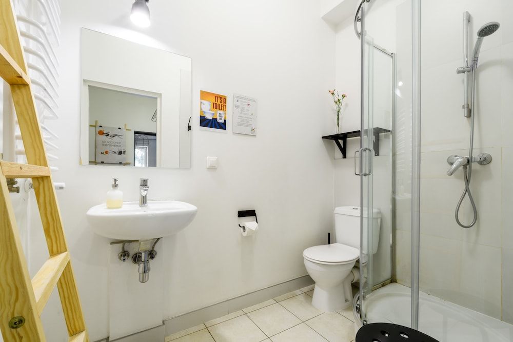 undefined Lull Hostel 8