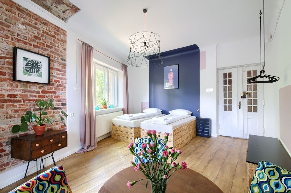 undefined Lull Hostel 4