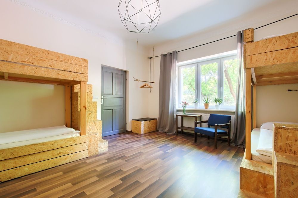 undefined Lull Hostel