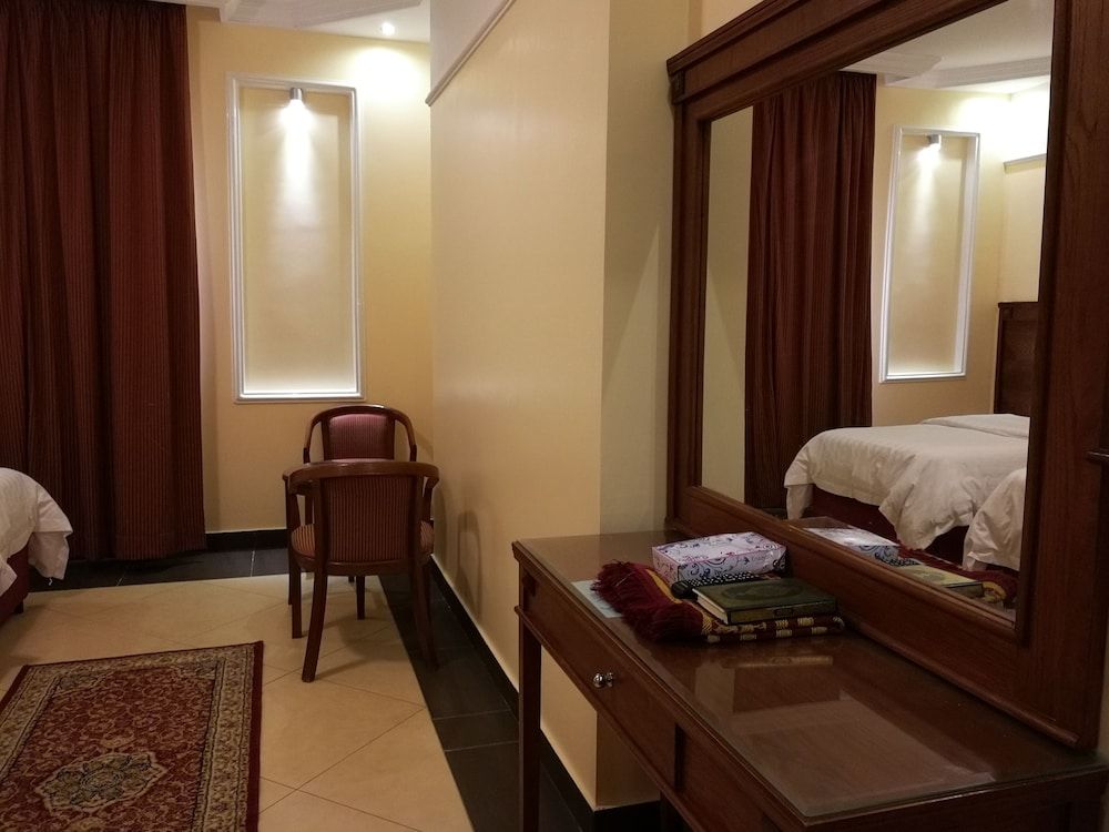 Jewar Al Bait Hotel Quadruple Room