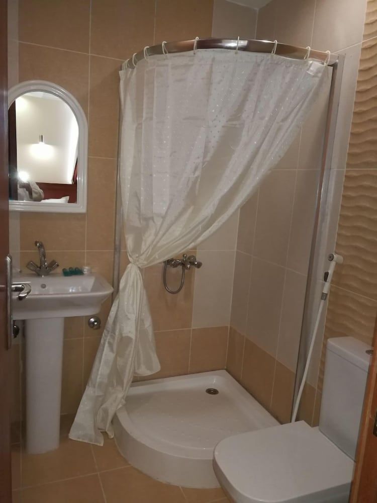 Jewar Al Bait Hotel Triple Room 4