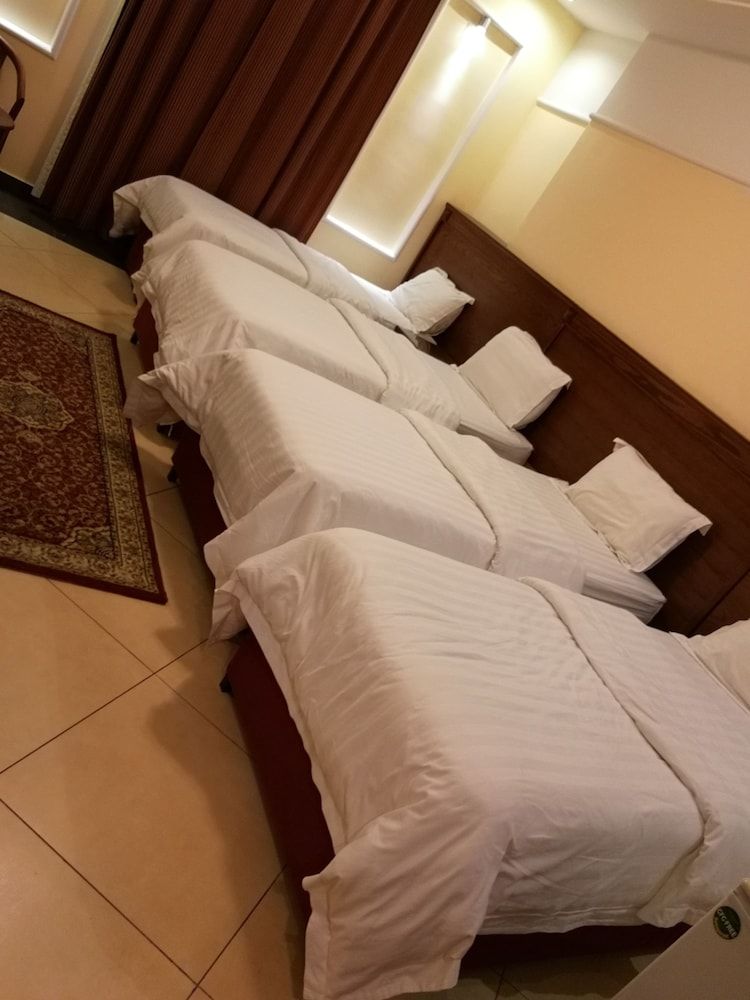Jewar Al Bait Hotel Quadruple Room 6