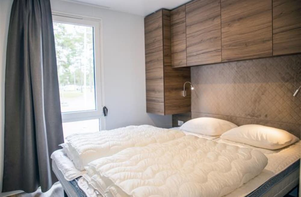 First Camp Orsa Classic Cabin, 2 Bedrooms, Patio, Beachside 2