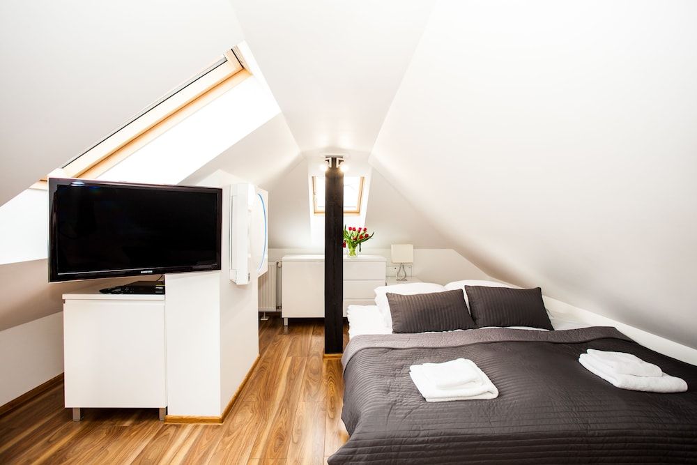 Apartment, 1 Bedroom (Attic)