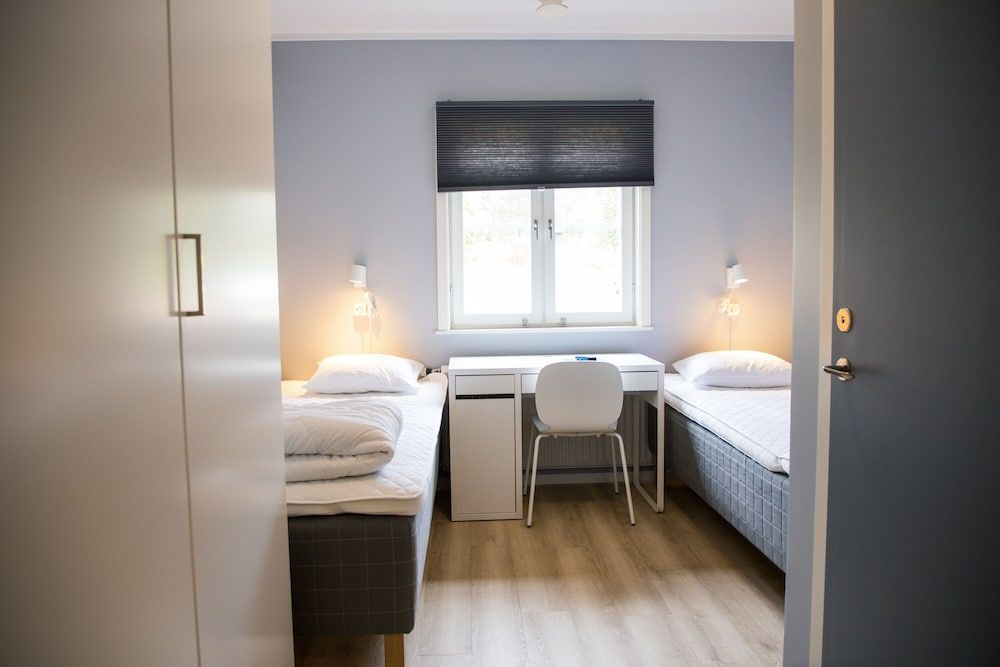 Room - 1 Twin, Shared Room