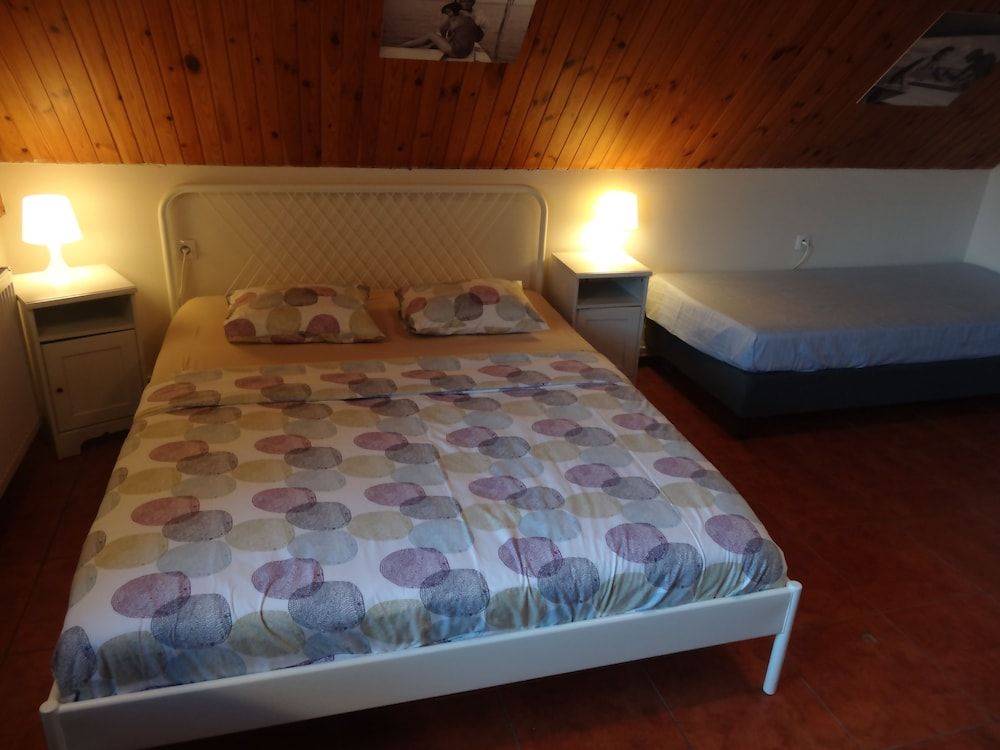 Family Double or Twin Room, Multiple Beds, Bathtub