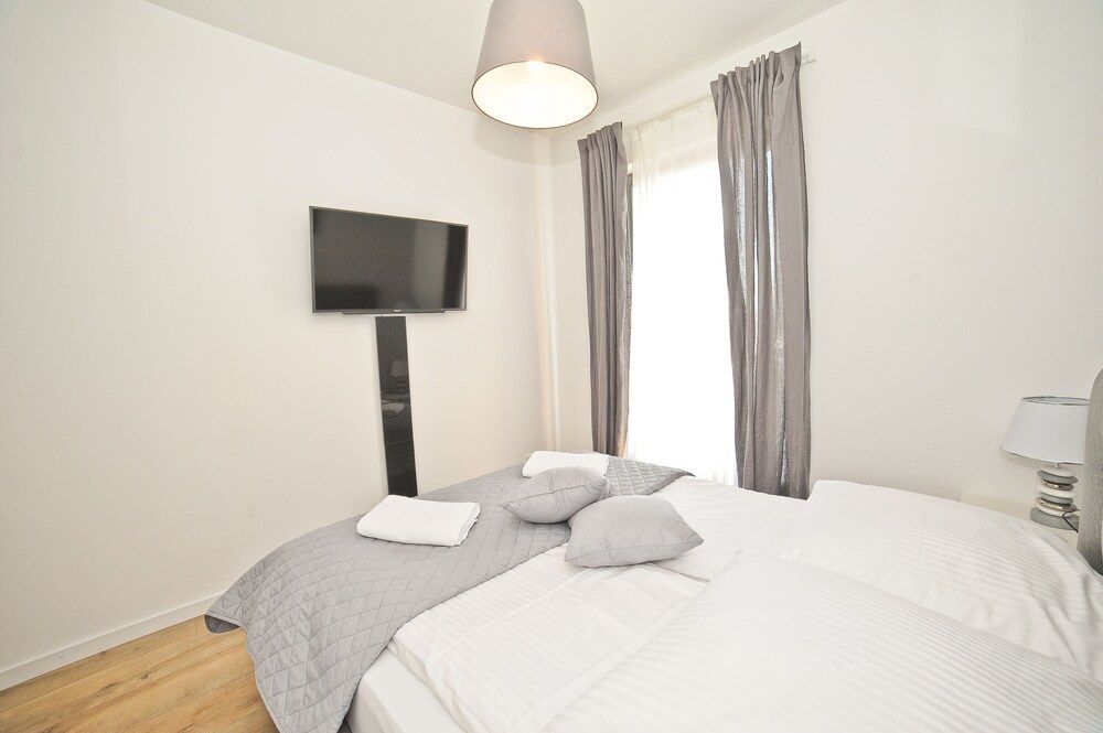 undefined Grand Apartments - Modern Old Town 10