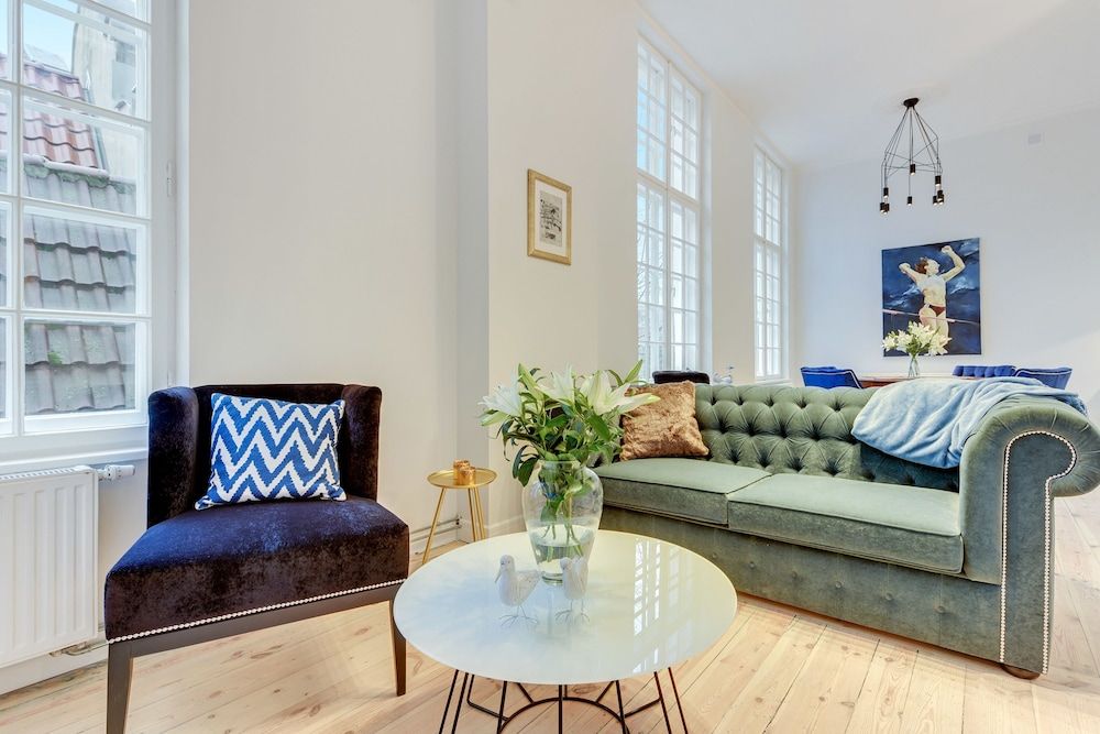 Navy Group - Lion's Castle Exclusive Apartment, 1 Queen Bed with Sofa bed (Dluga 35/2) 11