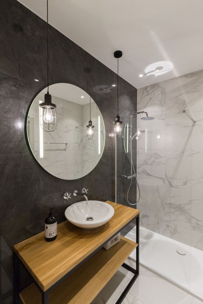 undefined Navy Group - Lion's Castle 8