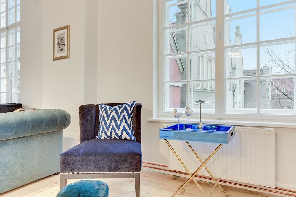 Navy Group - Lion's Castle Exclusive Apartment, 1 Queen Bed with Sofa bed (Dluga 35/2) 10