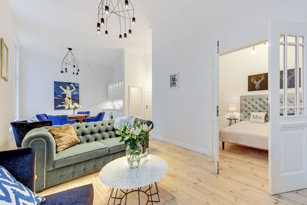 Navy Group - Lion's Castle Exclusive Apartment, 1 Queen Bed with Sofa bed (Dluga 35/2) 3